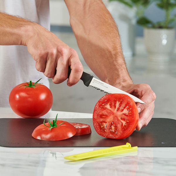 Tupperware® Amazing Series Serrated Utility Knife - Image 3
